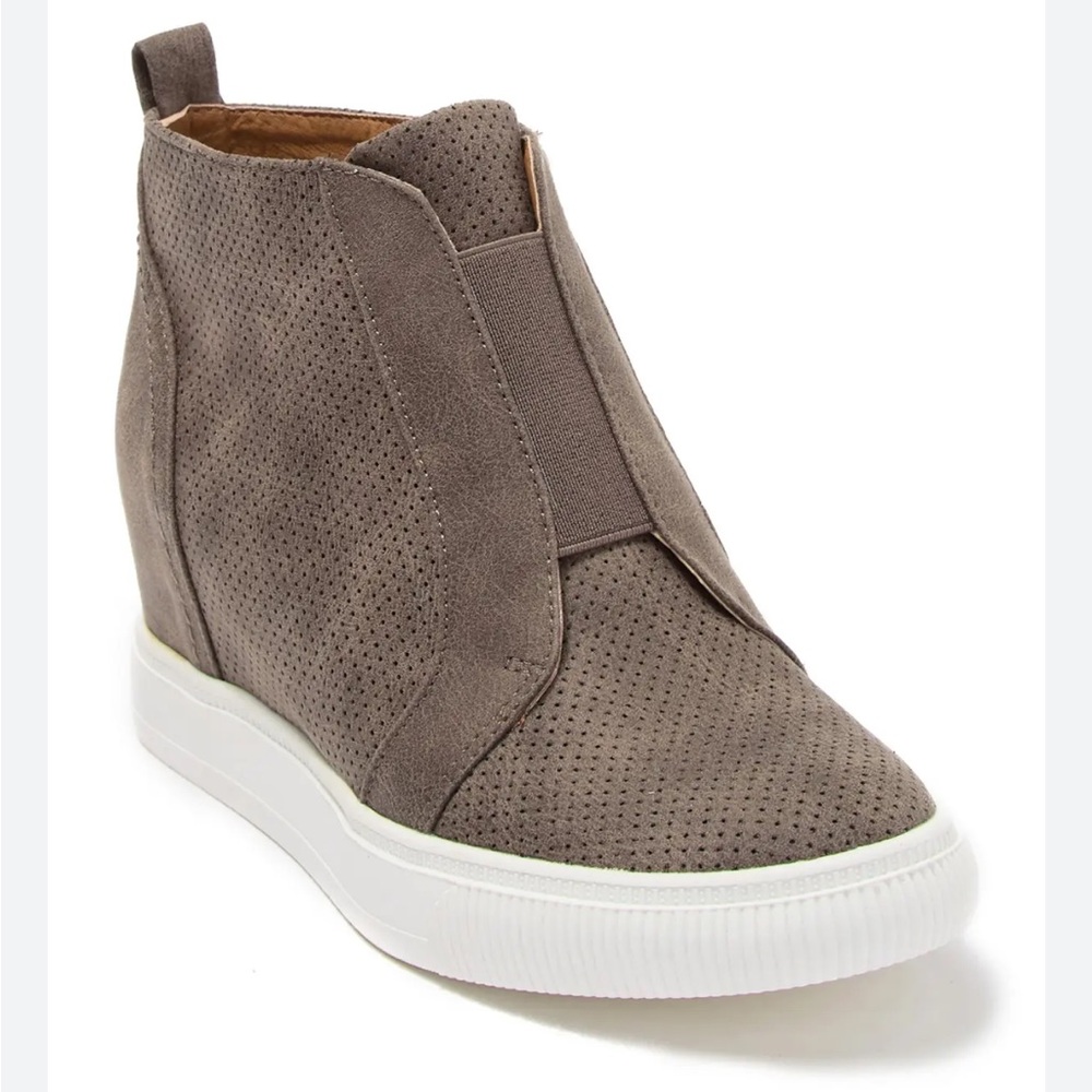 Dolce Vita Green Kalista Suede Wedge Sneaker size 6